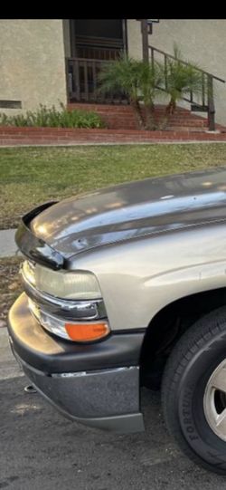 Bug shield 2000-2006 suburban & Tahoe