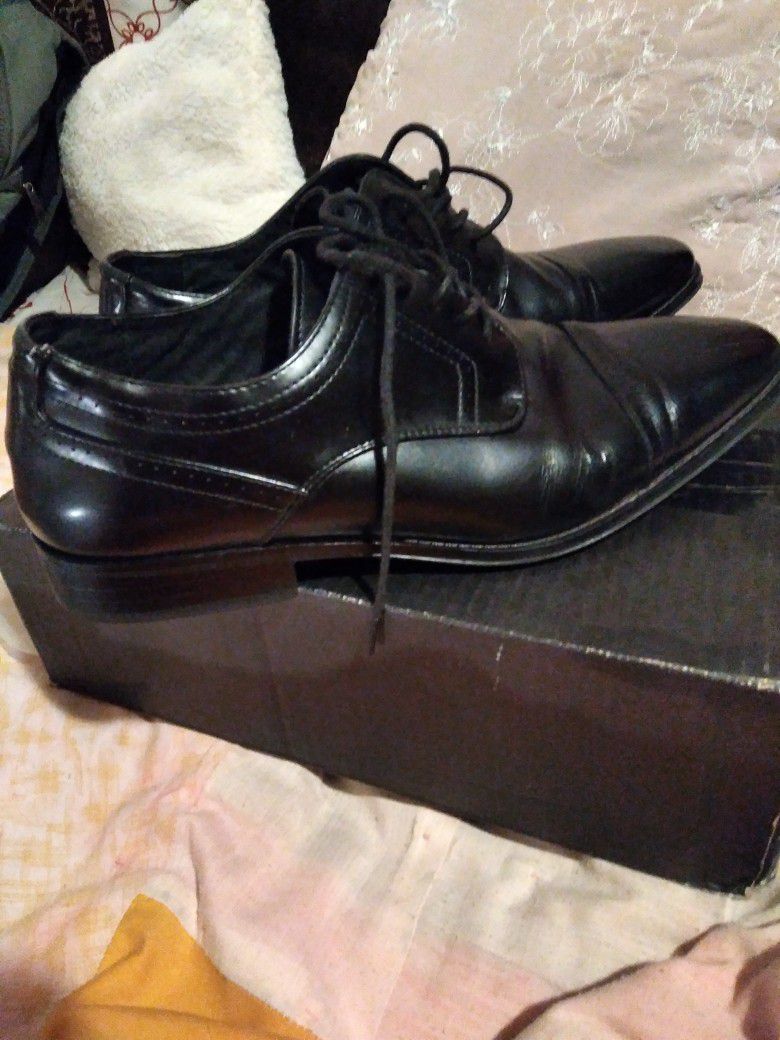 Size 11 Stacey Adam's Black Dress Shoes 