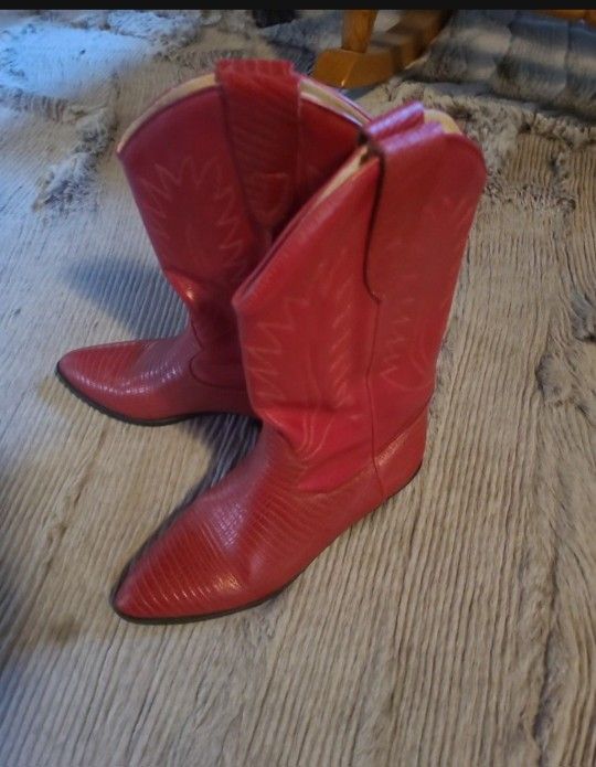 Red Women Cowboy 👢 Boots