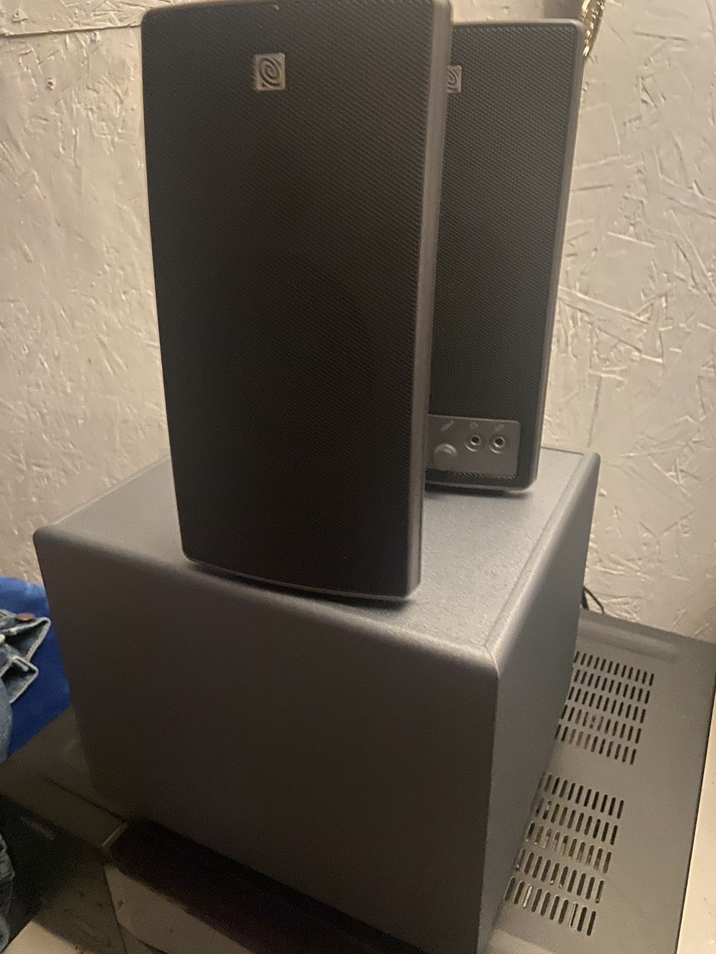 3 Speakers $10