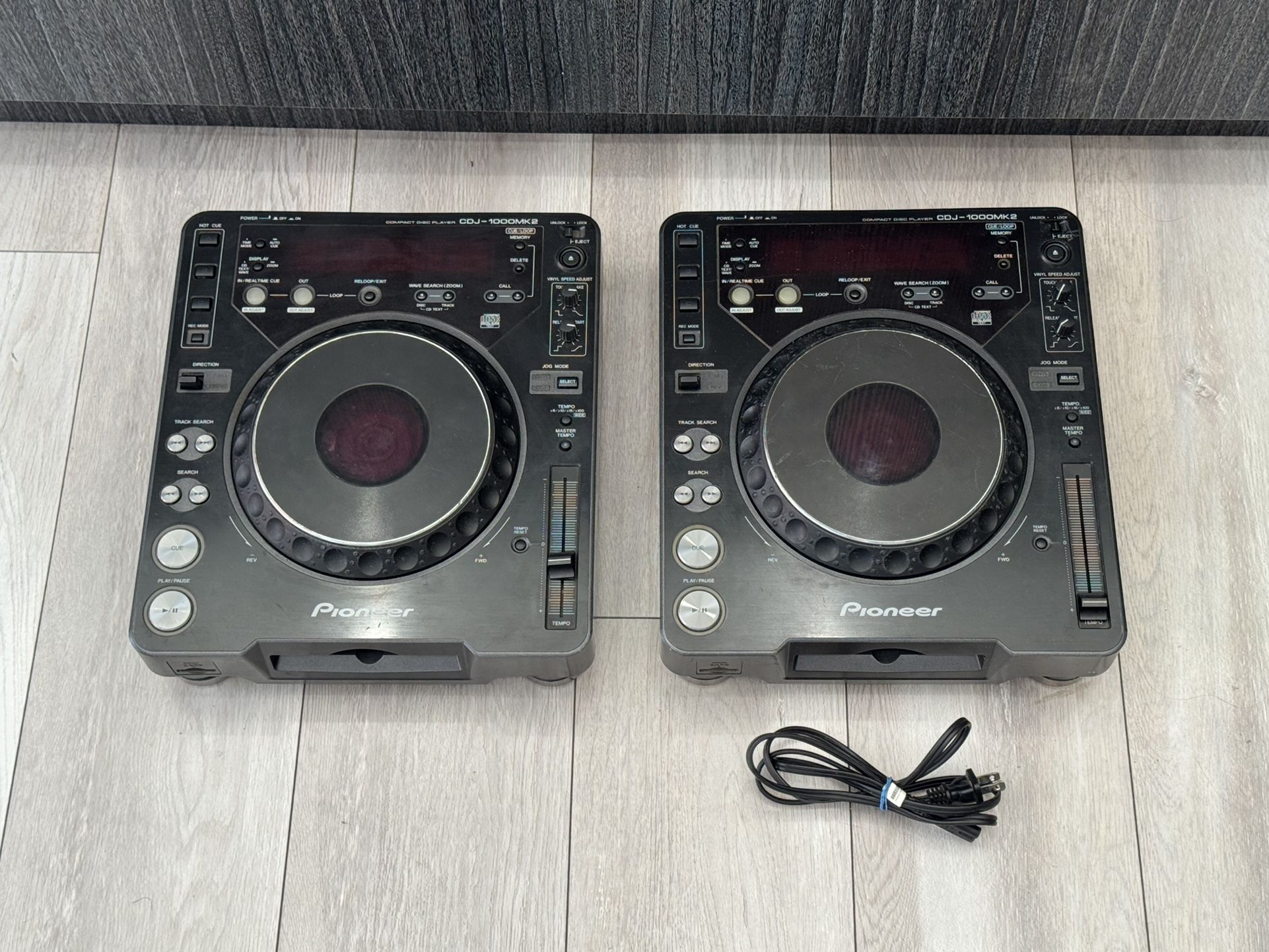 Pioneer CDJ-1000MK2 Digital CDJ Decks X2 Pair DJ Decks
