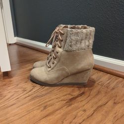 So Beige Wedges Size 6.5