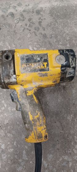 DEWALT HEAVY DUTY DRILL with cement mixing bit