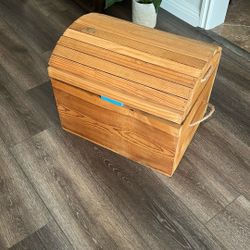 Toy/storage Chest