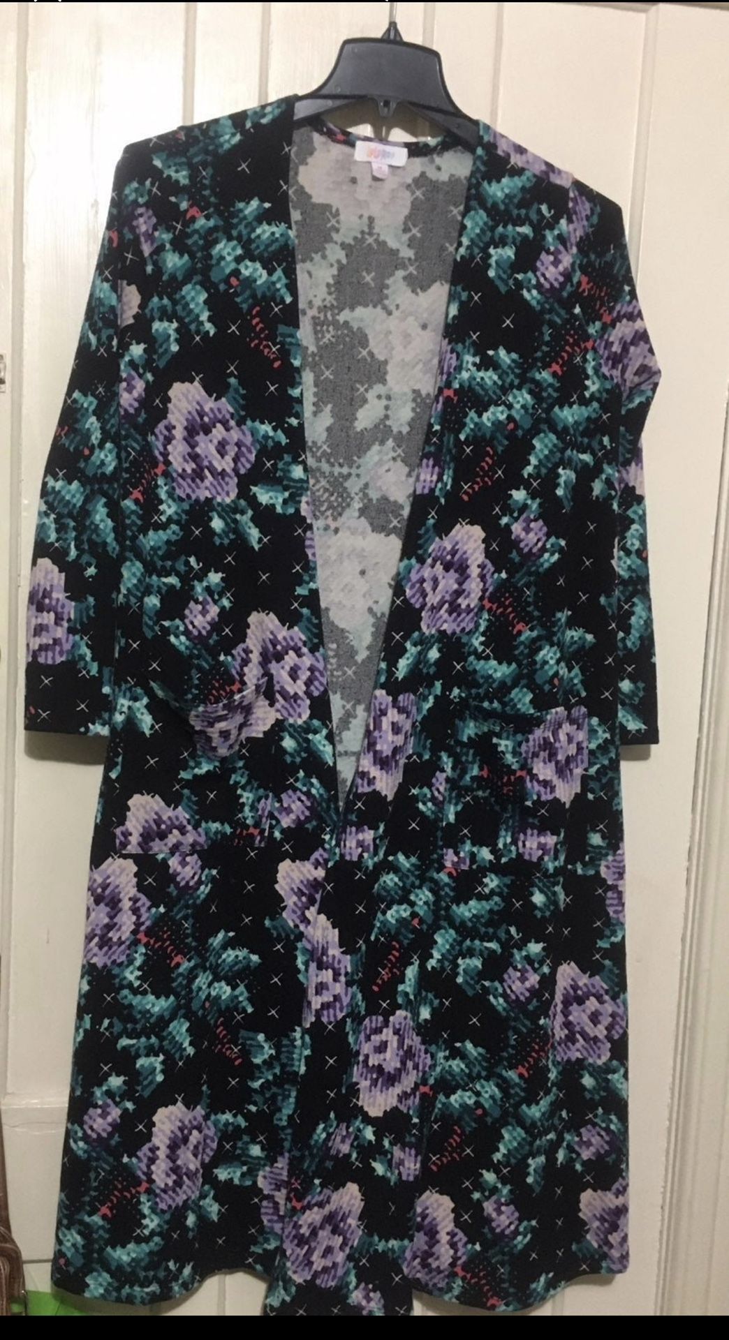 LuLaRoe Sarah Duster Cardigan Kimono Black Floral Cross Stitch Print Size M