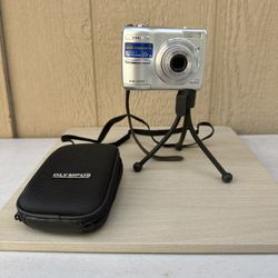  Olympus FE-210 7.1MP Compact Digital Camera Silver Olympus Carry Case Tested 
