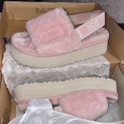 Uggs Womens 8 $60 Pick Up Only 