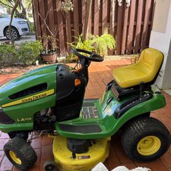 John Deere Tractor 