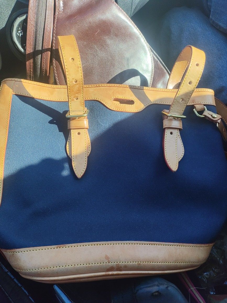 Dooney And Bourke Purse