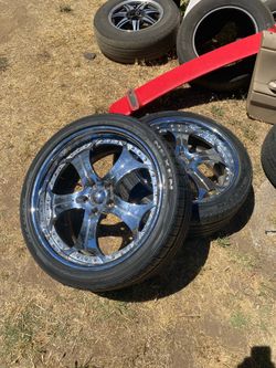 Chrome 5-Spoke Wheels with Nexen Tires