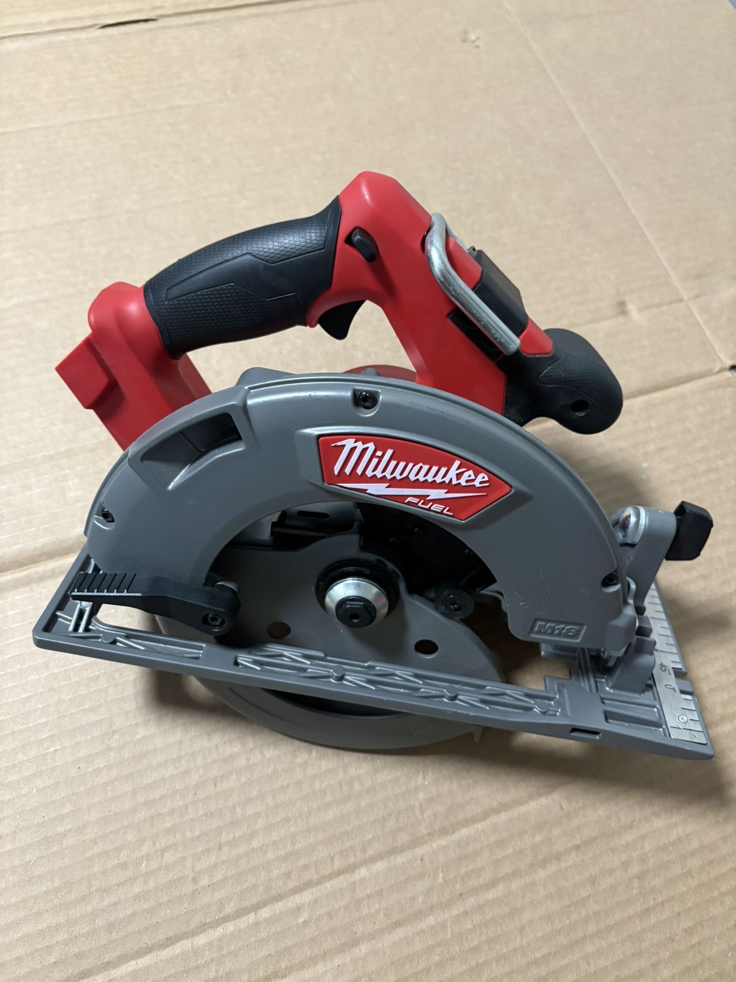 Milwaukee M18 Fuel Brushless Cordless Circular Saw Tool Only