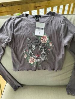 Brand new cropped long sleeve Forever 21 grey top