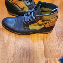 TED BAKER boots for sale. 