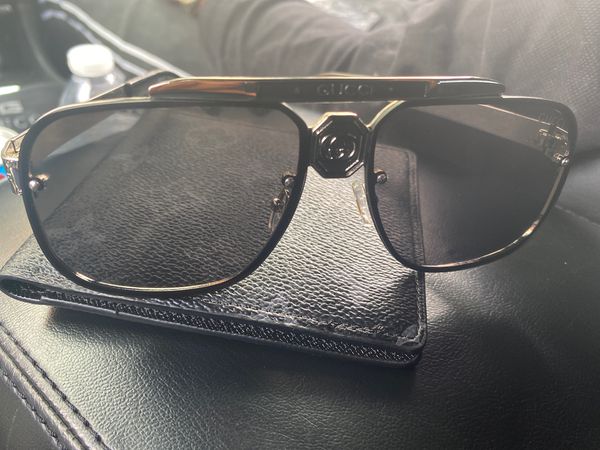 New Gucci shades Louis Vuitton wallet for Sale in Mesa, AZ - OfferUp