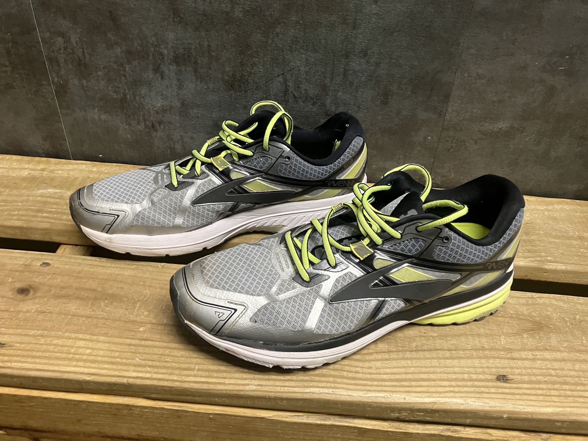 Brooks Ravenna 7 Men’s Size 11 Sneakers