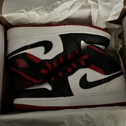 AIR JORDAN 1 