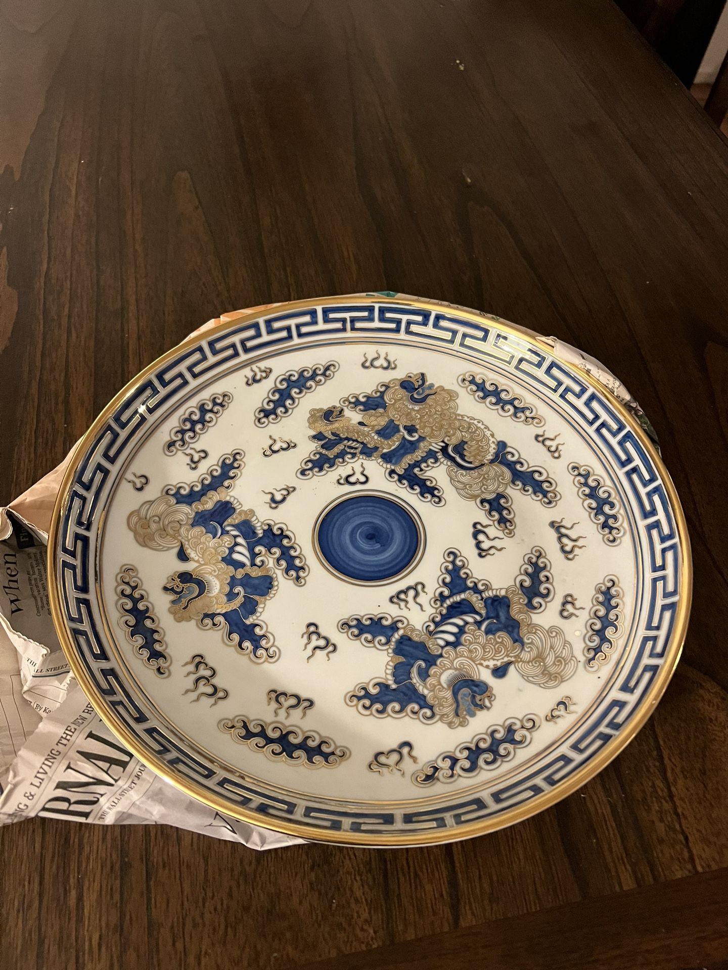 Chinese Guilt Decorated blue and White Porcelain plate