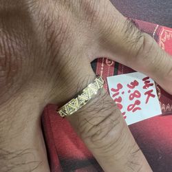 14K Solid Gold Wedding Ring CUBIC ZIRCONIUM STONES 3.8Gr Size 12