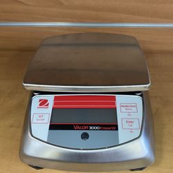 Ohaus Valor 3000 Xtreme W compact scale. 