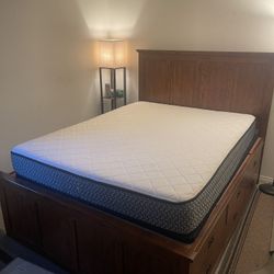 Jerome’s Oak Park Bedroom Set