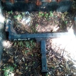 Trailer hitch with extension for a box or bikes