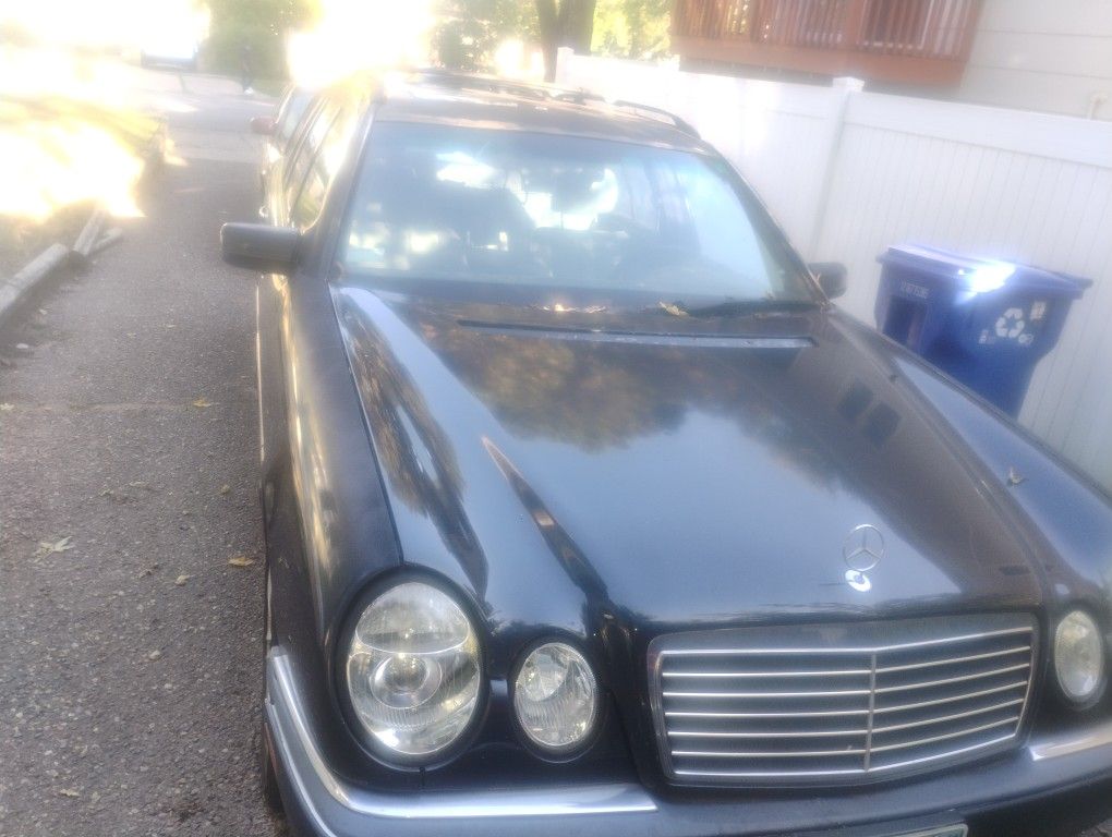 Mercedes Benz E320 Wagon