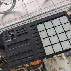 Maschine Mikro MK3 Native Instruments Drum Machine & Sampler
