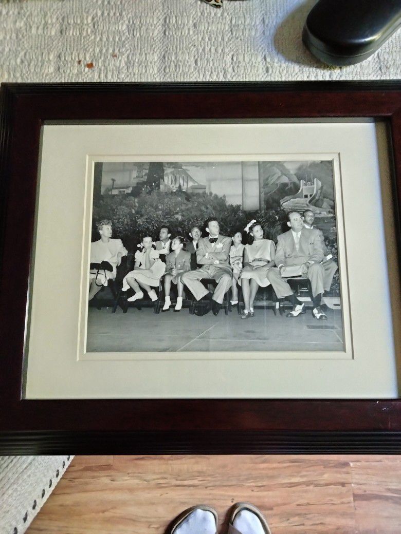 VERY RARE GENUINE VINTAGE FAMILY PHOTOGRAPH OF FRANK SINATRA AND FAMILY LATE 50S EARLY 60S