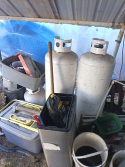 Big propane tAnks and little ones