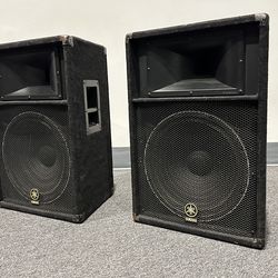 Yamaha S115V PA Speakers (pair) with Stands