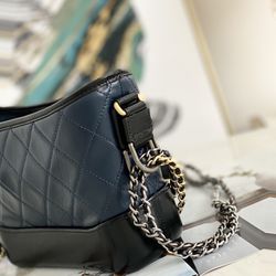 Chanel Medium Hobo Bags 9 2 for Sale in Bakersfield, CA - OfferUp