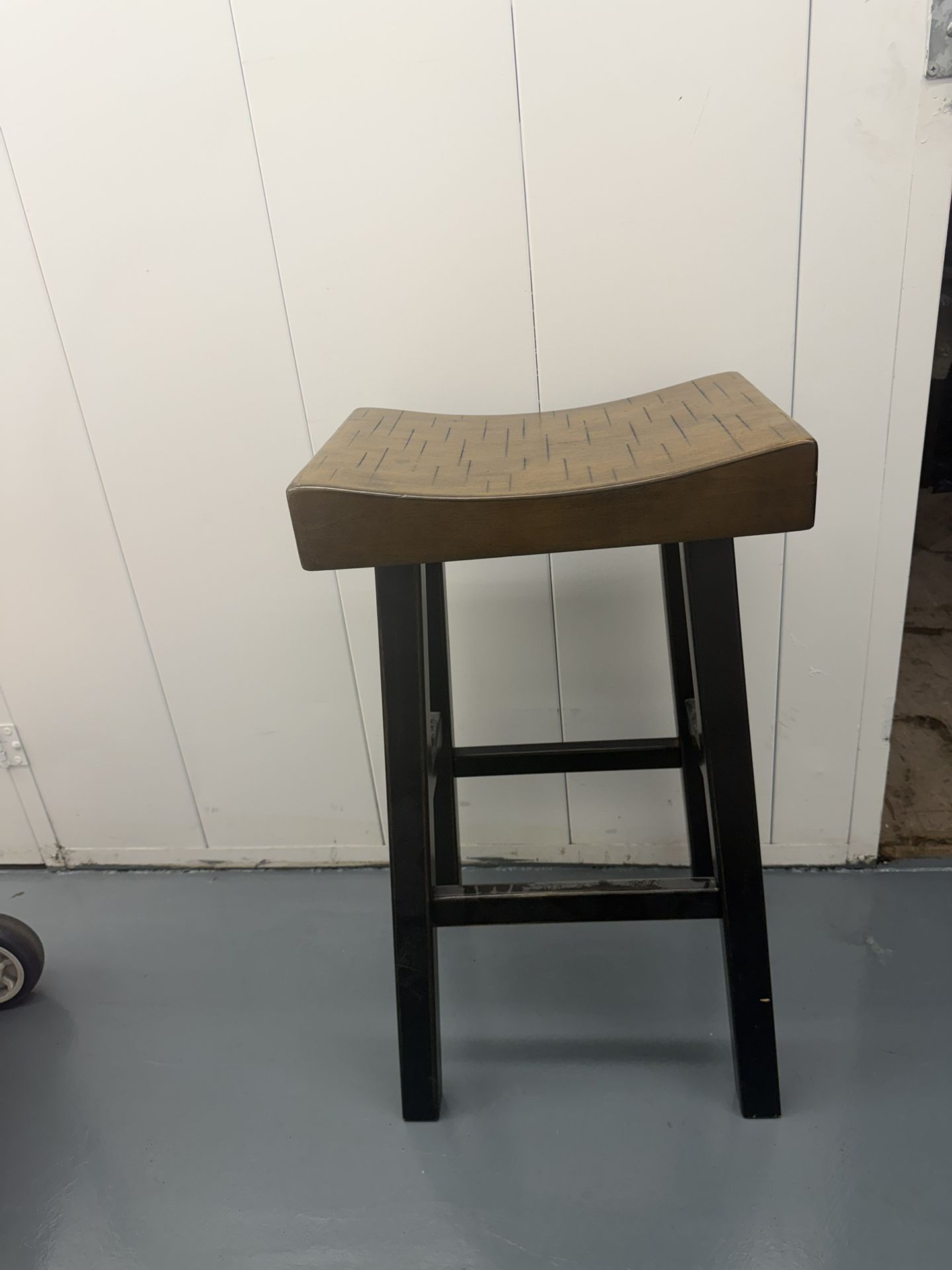 Set Of 2 Wooden Chair/bar Stool
