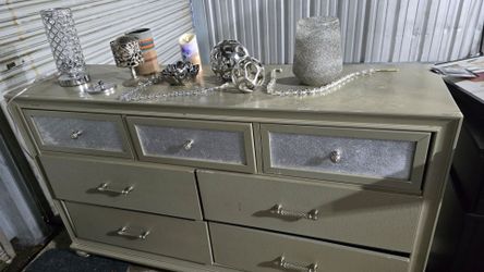 Dresser and bed frame set