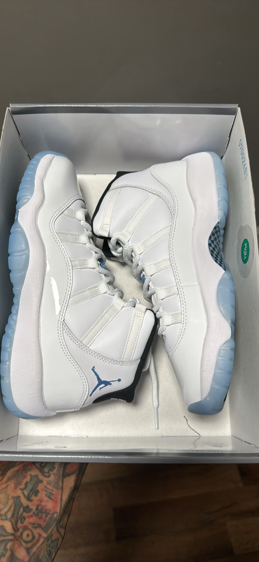 Size 7Y “Jordan legend blue”
