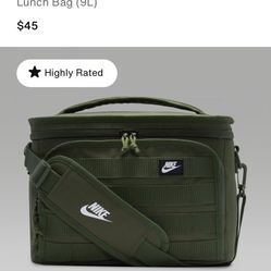 Nike Sportwear Plus Lunch Bag