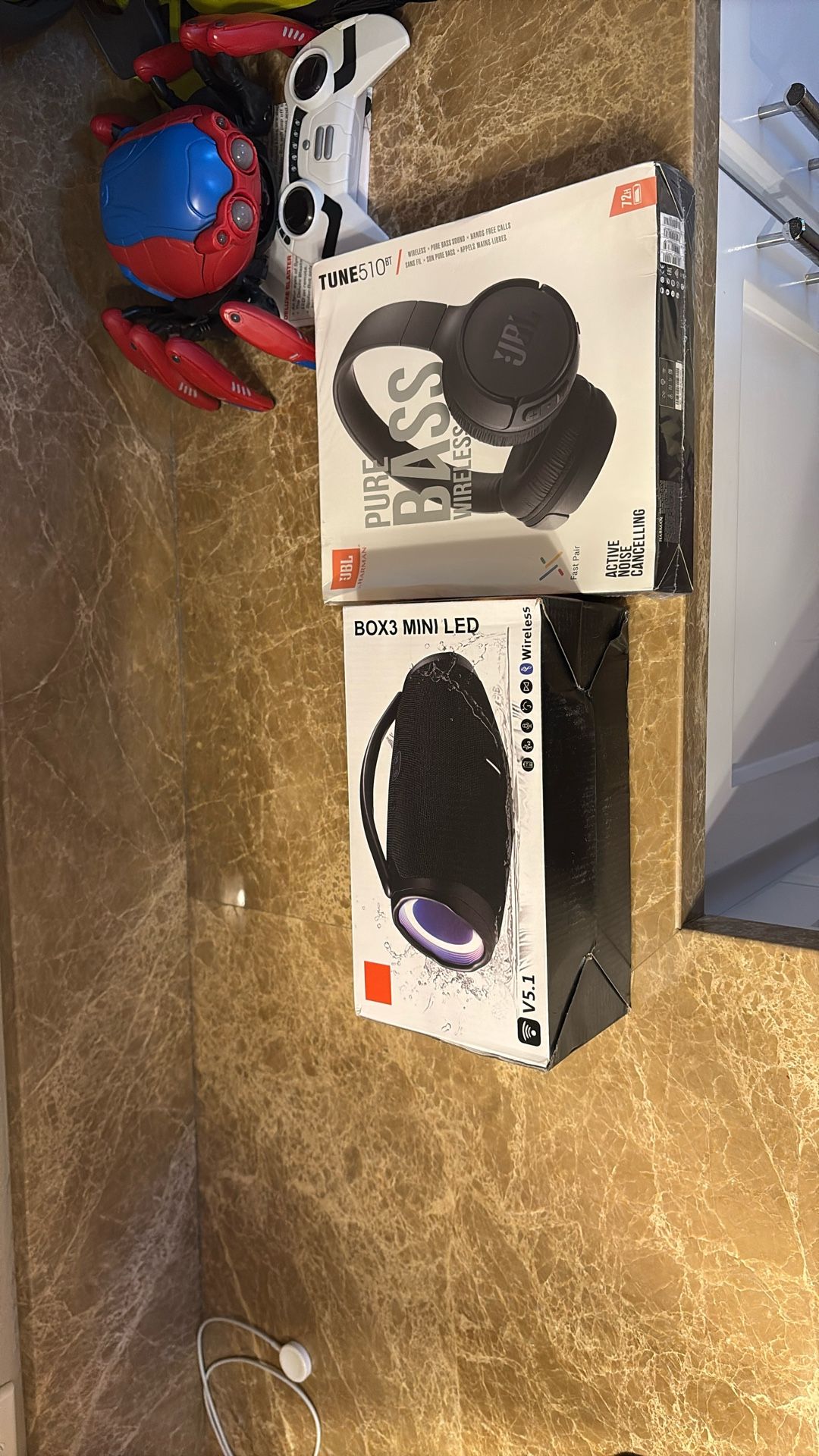 Speaker And Headphones