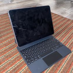 iPad Air 11-inch (M2) Space Gray + Magic Keyboard