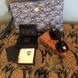 Lot Of Mcm Pouch Wallet &sunny In A Leath Case