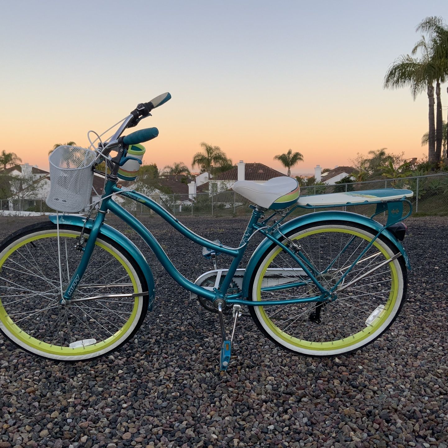 Huffy southwind sale women's cruiser bike