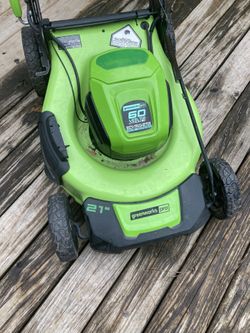 Greenworks pro 60 V lawnmower and battery