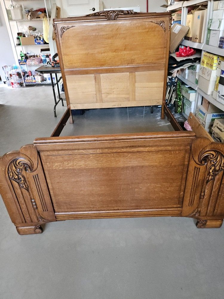 ANTIQUE OAK Full Size Bed
