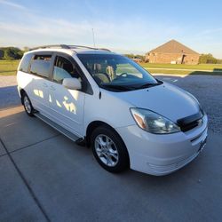 Toyota Sienna 