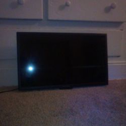 24’' Inch Insignia Fire Tv ( AVAILABLE FOR PICK UP NOW)
