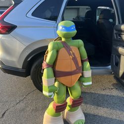 4FT NINJA TURTLE COLLECTABLE