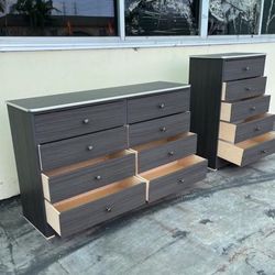 Set Eight and five Drawers Dresser 