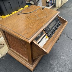 Vintage Magnavox stereo console