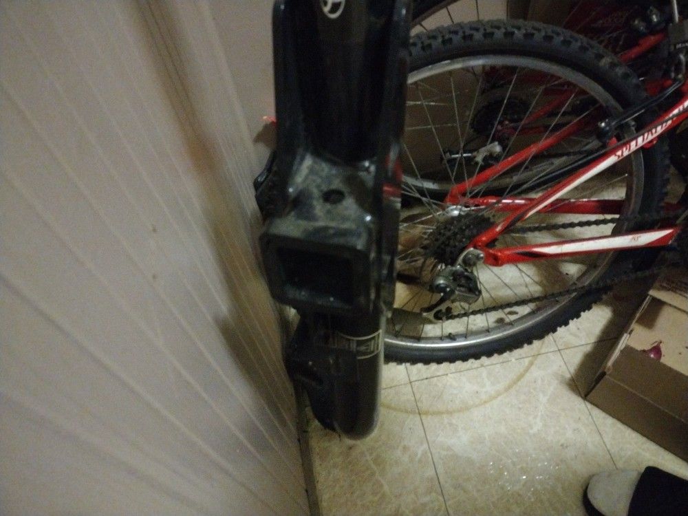 Trailer Hitch From A 2009 Toyota Matrix. Will Also Got Thr Tacoma