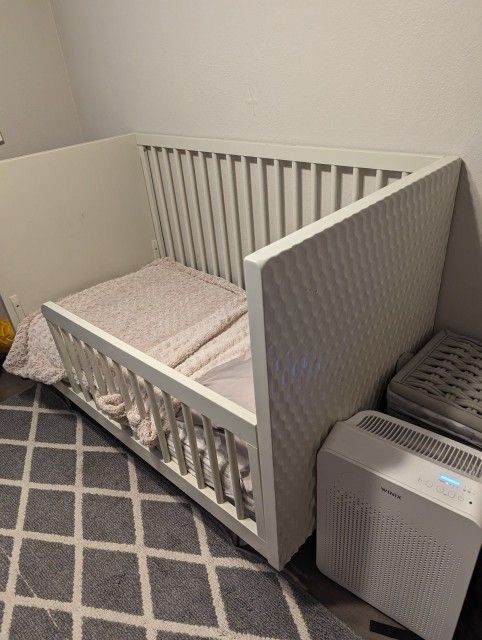 Pottern Barn Kids Convertible Crib/Toddler Bed