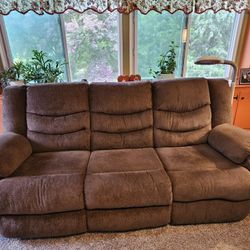Sofa With 2 Recliners