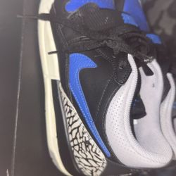 Air Jordan Legacy Size 5.5 Y